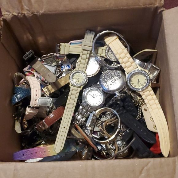 8 lbs of Watches 8 Pounds Variety‎ of Watch Wristwatch Timepiece Chronograph - Picture 1 of 4